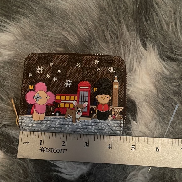 2021 Louis Vuitton Christmas Animation Vivienne Zippy Coin Purse - Picture 3 of 16